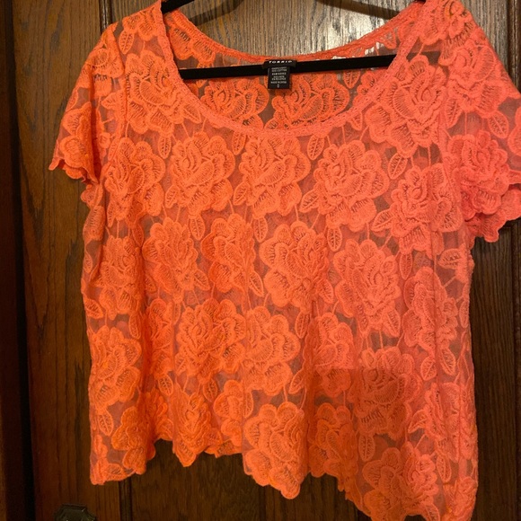 Plus size crop top - Picture 2 of 7